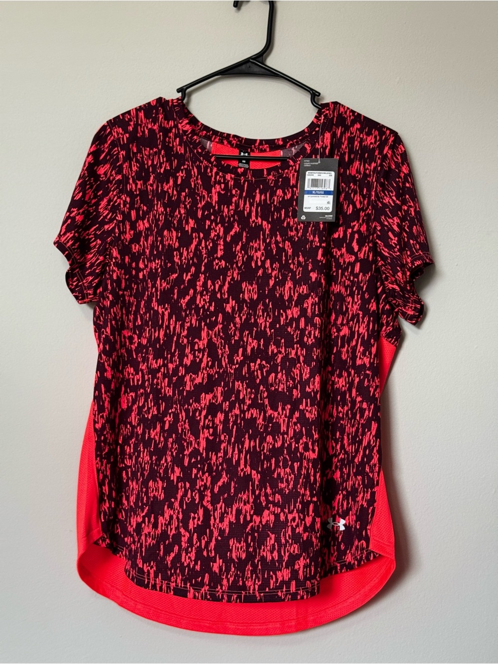 Under Armour Women’s Red and Black Active Short Sleeve Top